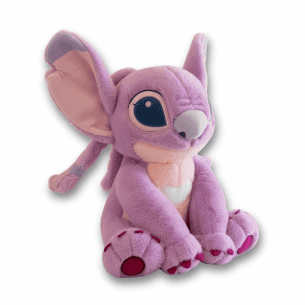 THINK: The user wants a short French text translated to Spanish for image SEO. The text is: "Vue de 3 /4 grosse peluche angel xxl 60cm" Let's break it down: - "Vue de 3 /4": This means "3/4 view" or "three-quarter view". In Spanish, it could be "Vista 3/4" or "Vista tres cuartos". For SEO, "Vista 3/4" is concise and common. - "grosse": This means "big" or "large". In Spanish, "grande". - "peluche": This means "plush" or "stuffed toy". In Spanish, "peluche". - "angel": This means "angel". In Spanish, "ángel". - "xxl": This is common in both languages. - "60cm": This is common in both languages. Combining these: "Vista 3/4" + "grande" + "peluche" + "ángel" + "XXL" + "60cm" Possible orderings for SEO: - "Peluche ángel grande XXL 60cm vista 3/4" (focus on the product first) - "Vista 3/4 peluche ángel grande XXL 60cm" (focus on the view first) Given it's an image description for SEO, prioritizing the product type and main features first is generally good. "Peluche ángel grande XXL 60cm vista 3/4" seems like a good candidate. "Peluche ángel XXL 60cm vista 3/4" - "grande" might be implied by XXL, but adding it doesn't hurt. "Grande" emphasizes the size before XXL, which reinforces it. Let's stick with a natural flow and good keyword density: "Peluche ángel grande XXL 60cm vista 3/4" Review for "brute traduction": Yes, it's a direct, functional translation without extra words or formatting. No quotes. Peluche ángel grande XXL 60cm vista 3/4