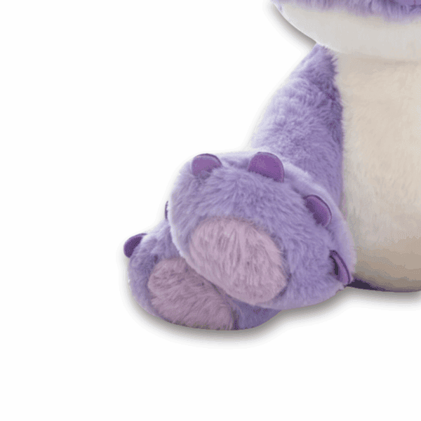 Zoom en las patas del Peluche Stitch oficial de Disney de color violeta