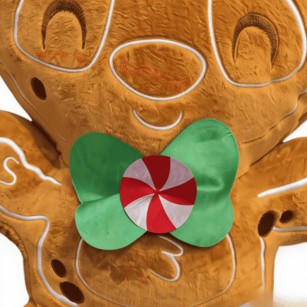 primer plano cara peluche Stitch pan de jengibre