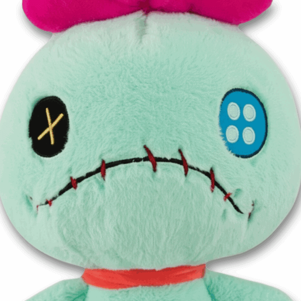 Peluche desaliñado zoom en cara